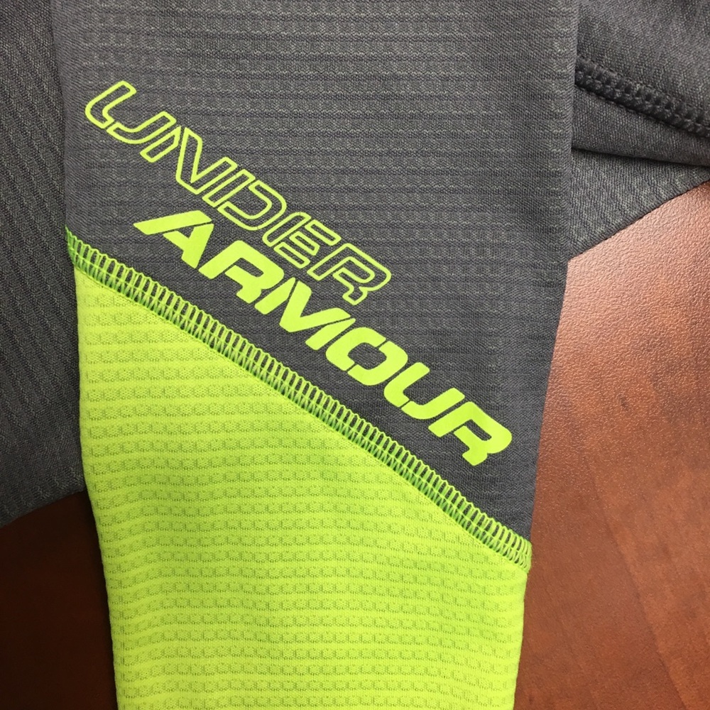 Under armour boy’s long sleeve shirt